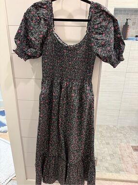 EUC Hill House Black Floral Puff-Sleeve Smocked Midi Dress - Pink Floral